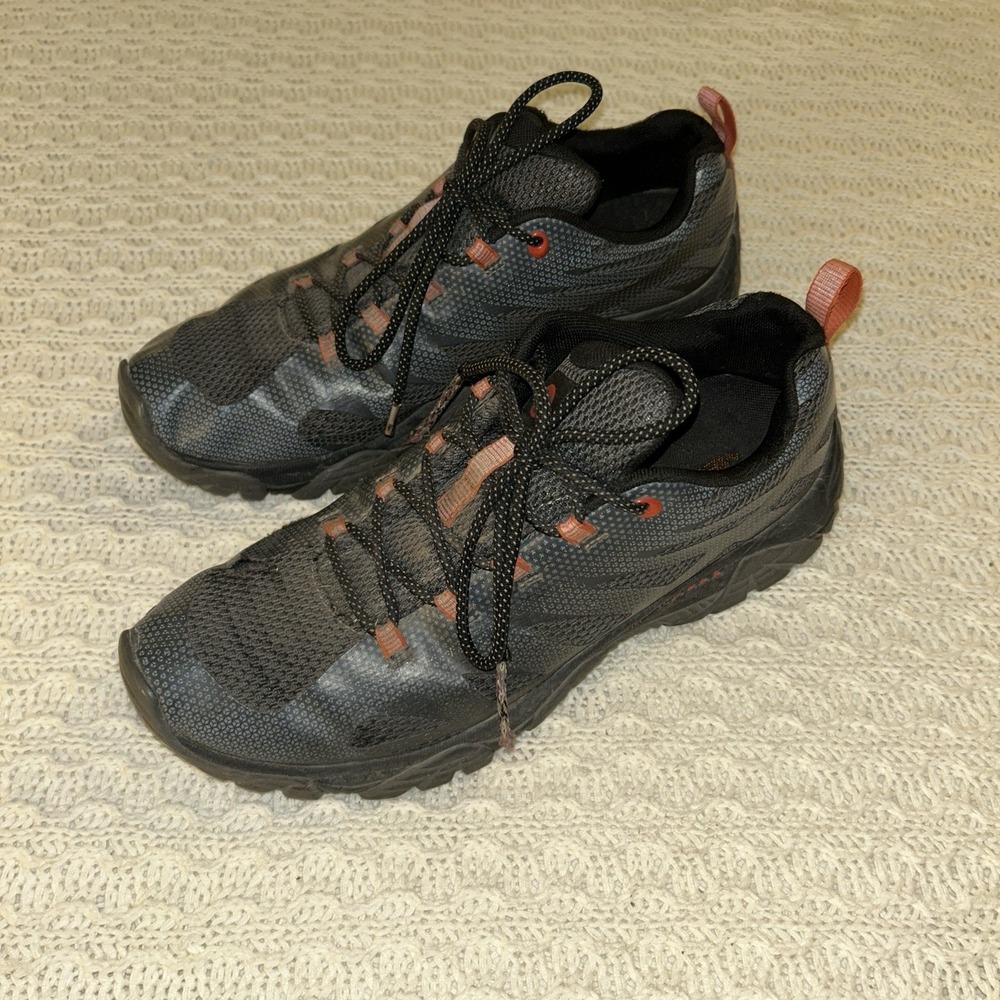 Merrell Men's Moab Edge Men's Size 10.5 Good Tread Trail Shoe Minor Tear